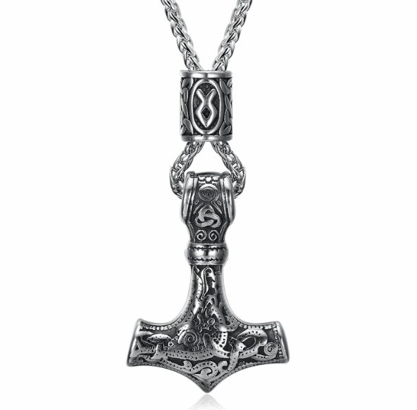 Collier Pendentif Marteau Viking Nordique avec Runes